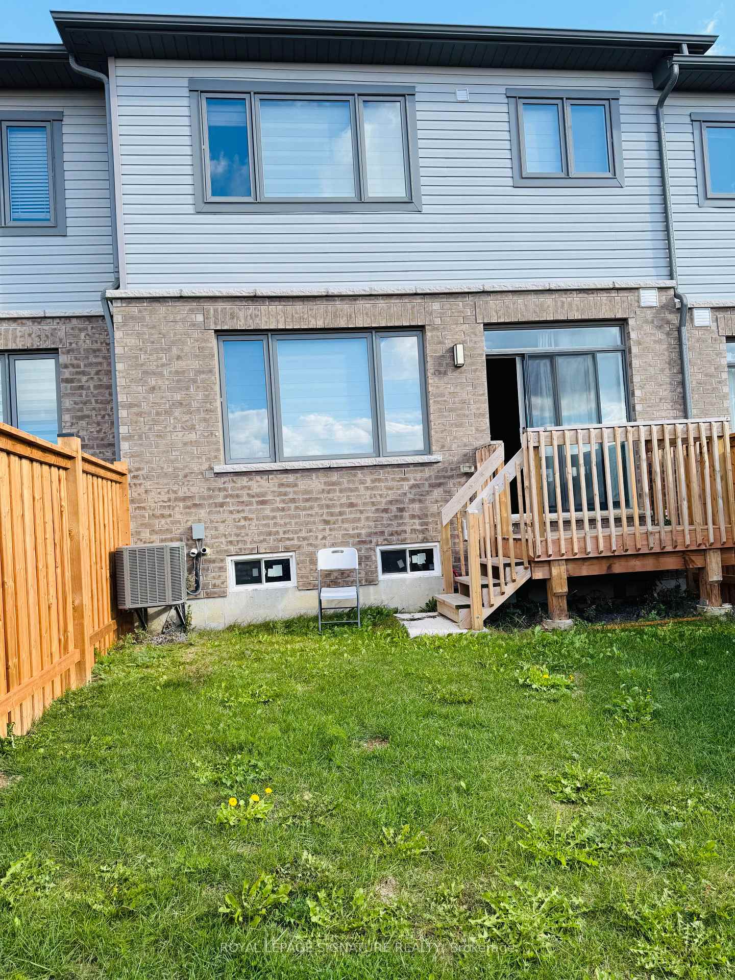Photo 47 of 56 Freedom Crescent, Hamilton, Mount Hope — HOMEH
