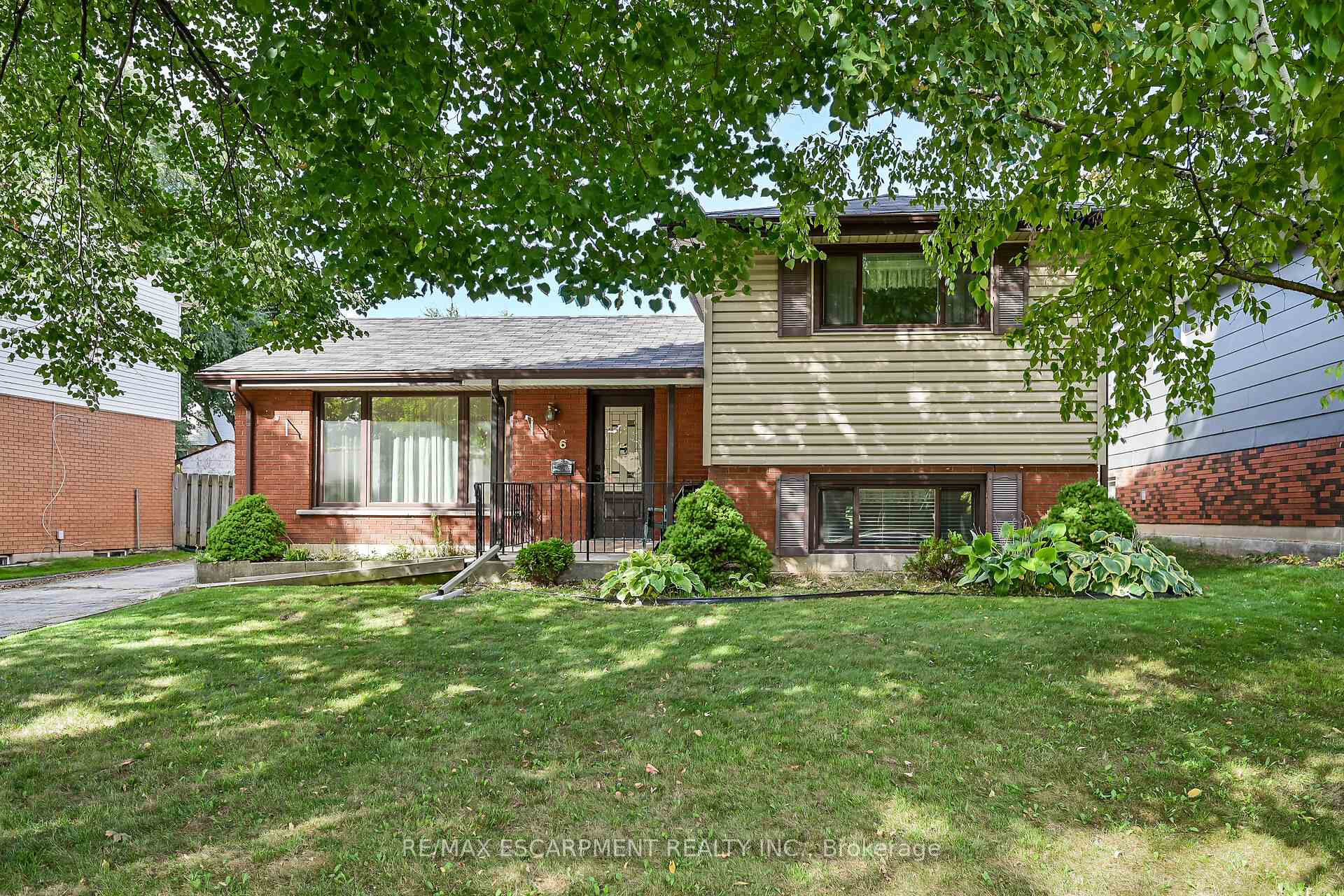 Photo 2 of 6 Kirkland Avenue, Hamilton, Lawfield — HOMEH