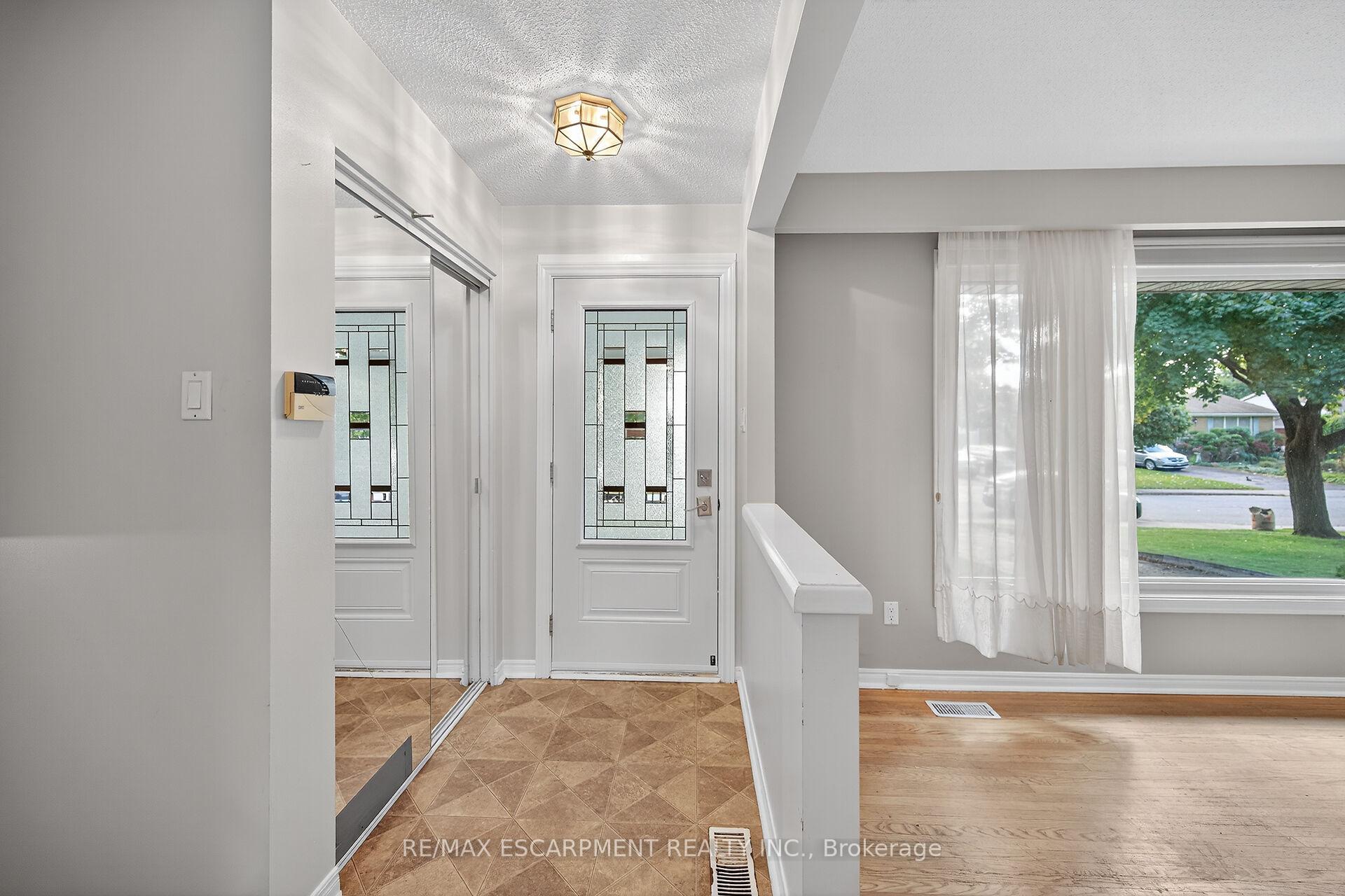 Photo 7 of 6 Kirkland Avenue, Hamilton, Lawfield — HOMEH