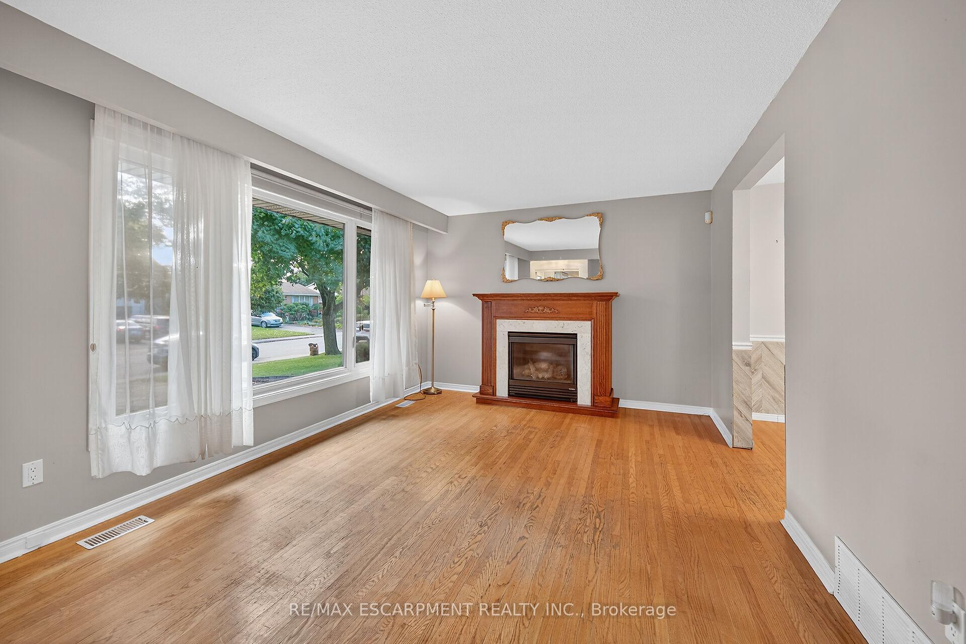 Photo 11 of 6 Kirkland Avenue, Hamilton, Lawfield — HOMEH