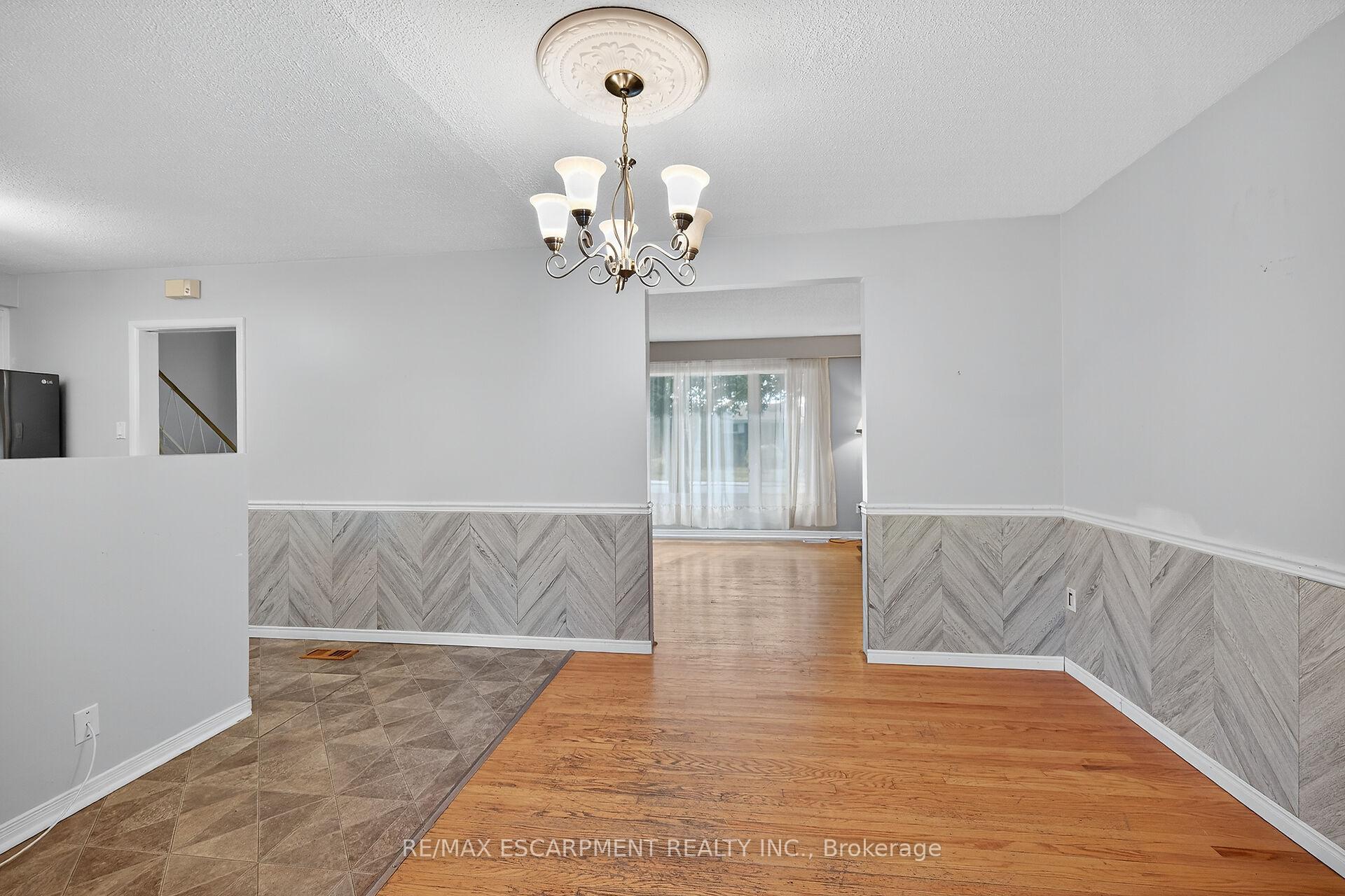 Photo 14 of 6 Kirkland Avenue, Hamilton, Lawfield — HOMEH