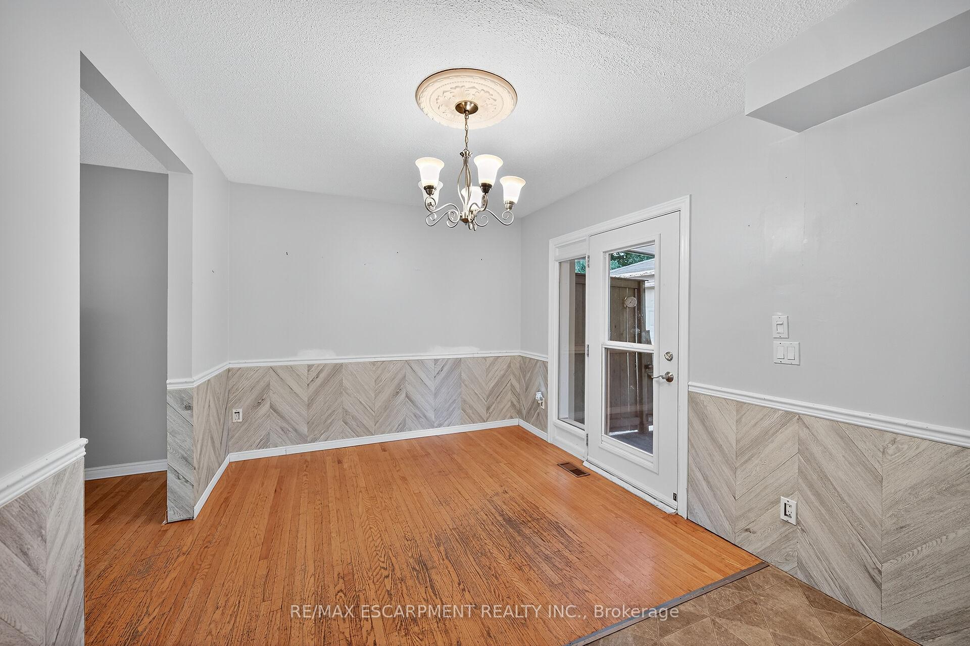 Photo 15 of 6 Kirkland Avenue, Hamilton, Lawfield — HOMEH