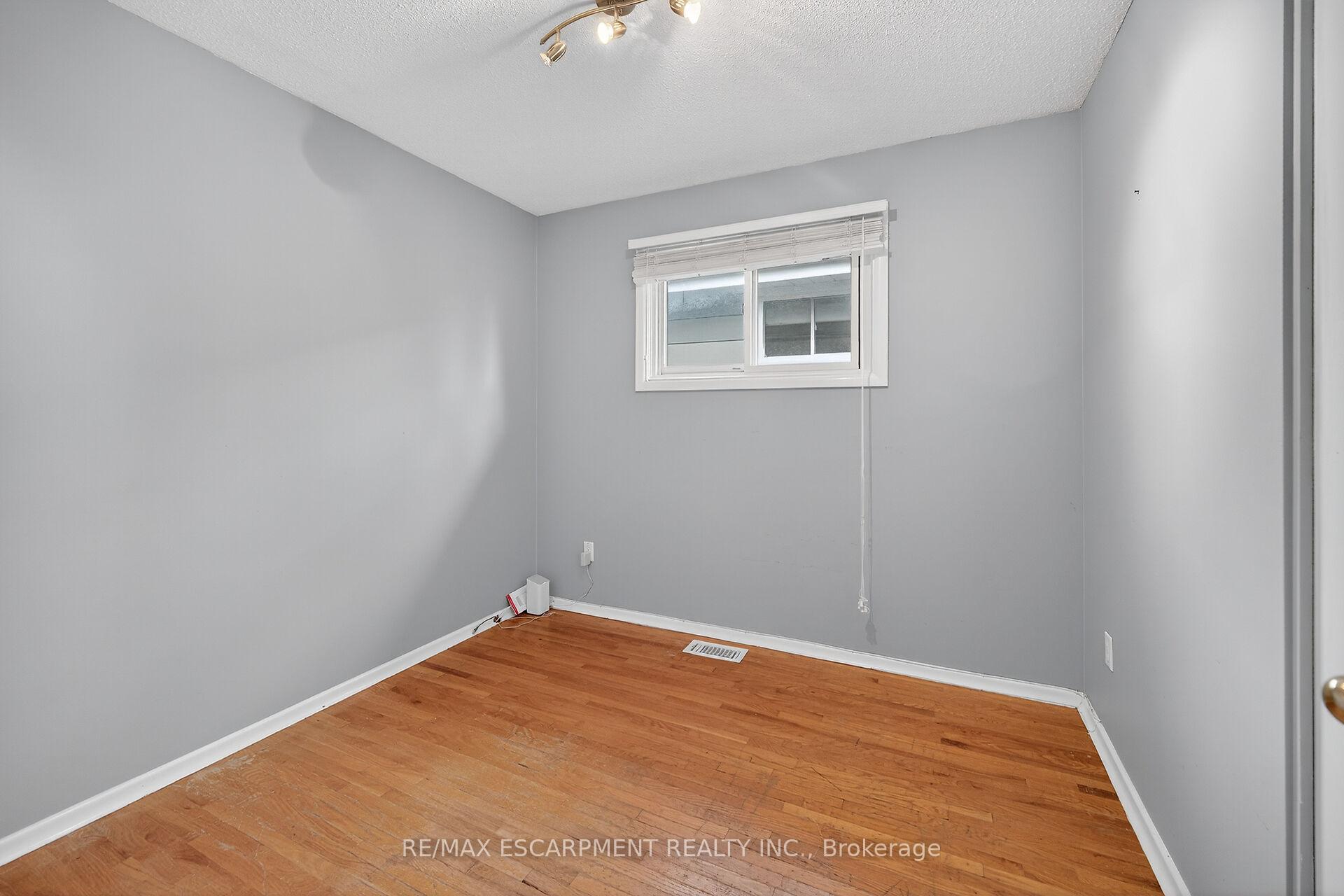 Photo 26 of 6 Kirkland Avenue, Hamilton, Lawfield — HOMEH