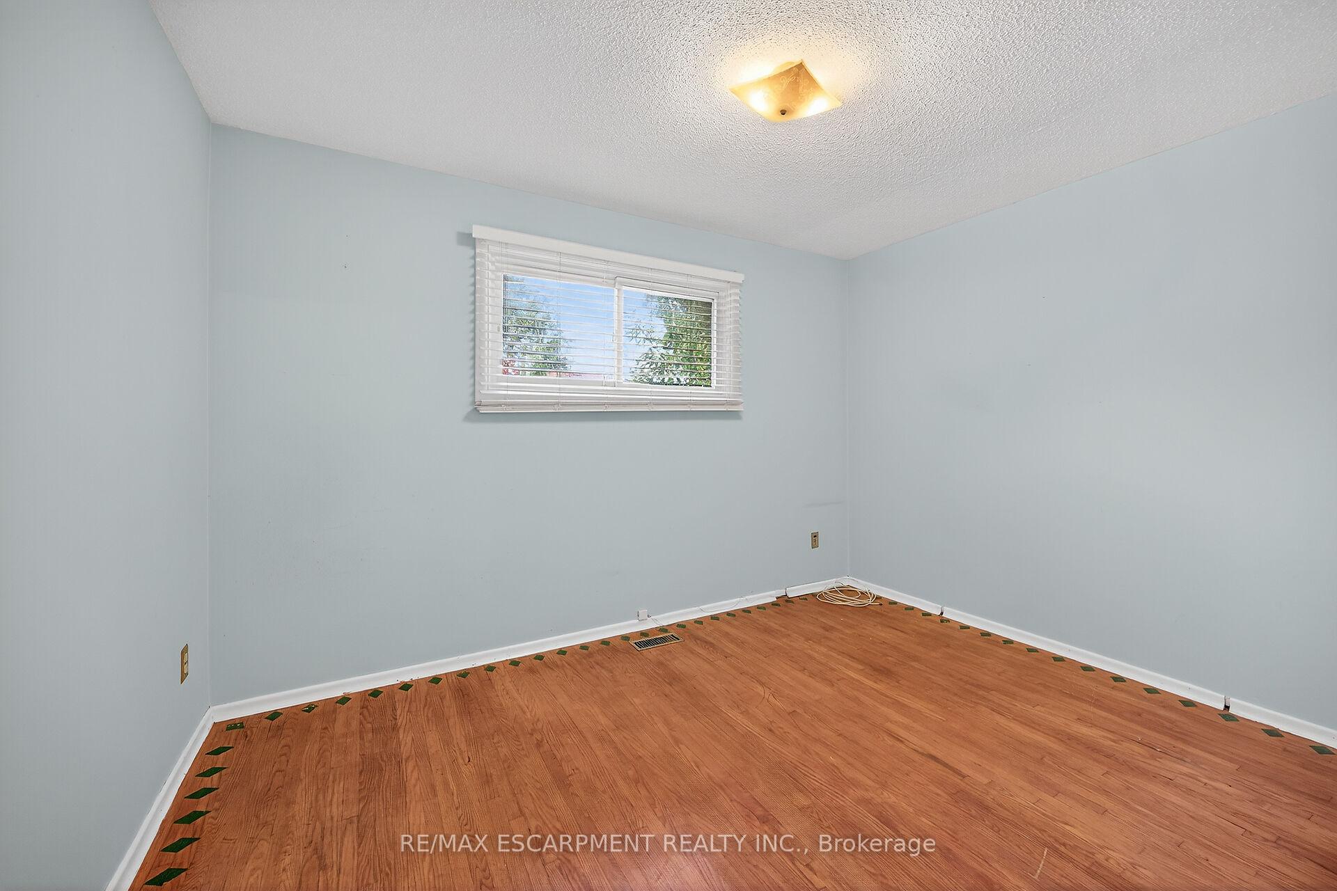 Photo 28 of 6 Kirkland Avenue, Hamilton, Lawfield — HOMEH