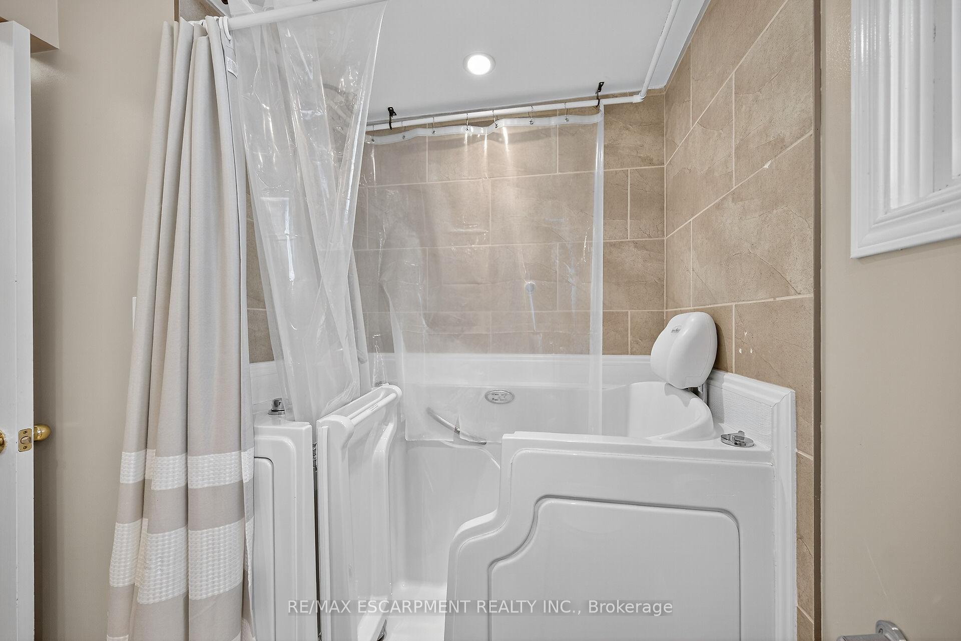 Photo 32 of 6 Kirkland Avenue, Hamilton, Lawfield — HOMEH