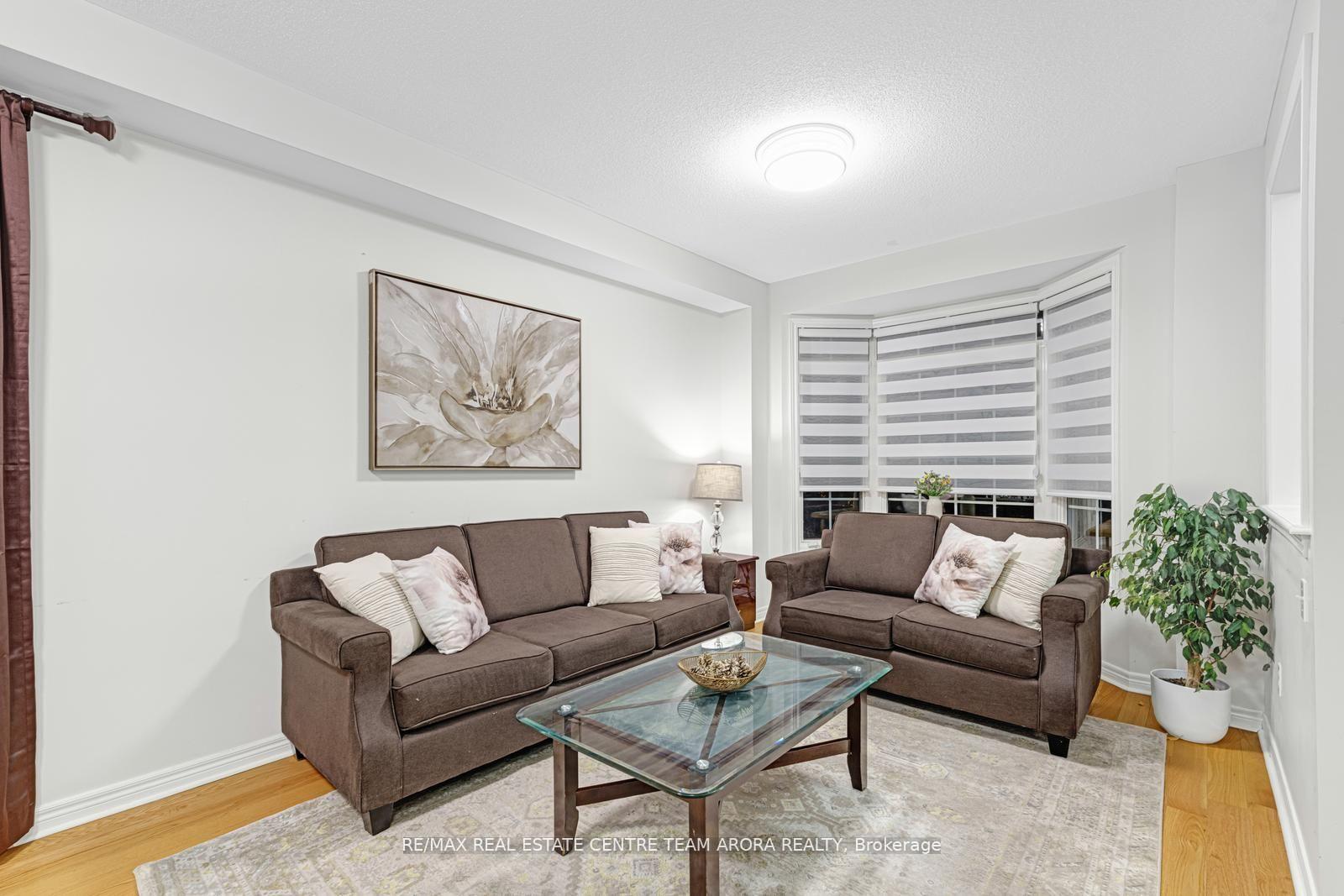 Photo 6 of 22 Outlook Avenue, Brampton, Bram West — HOMEH