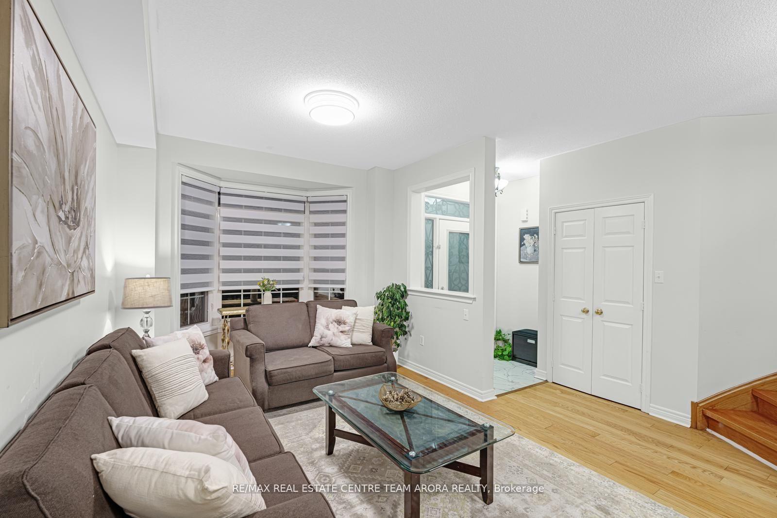 Photo 7 of 22 Outlook Avenue, Brampton, Bram West — HOMEH