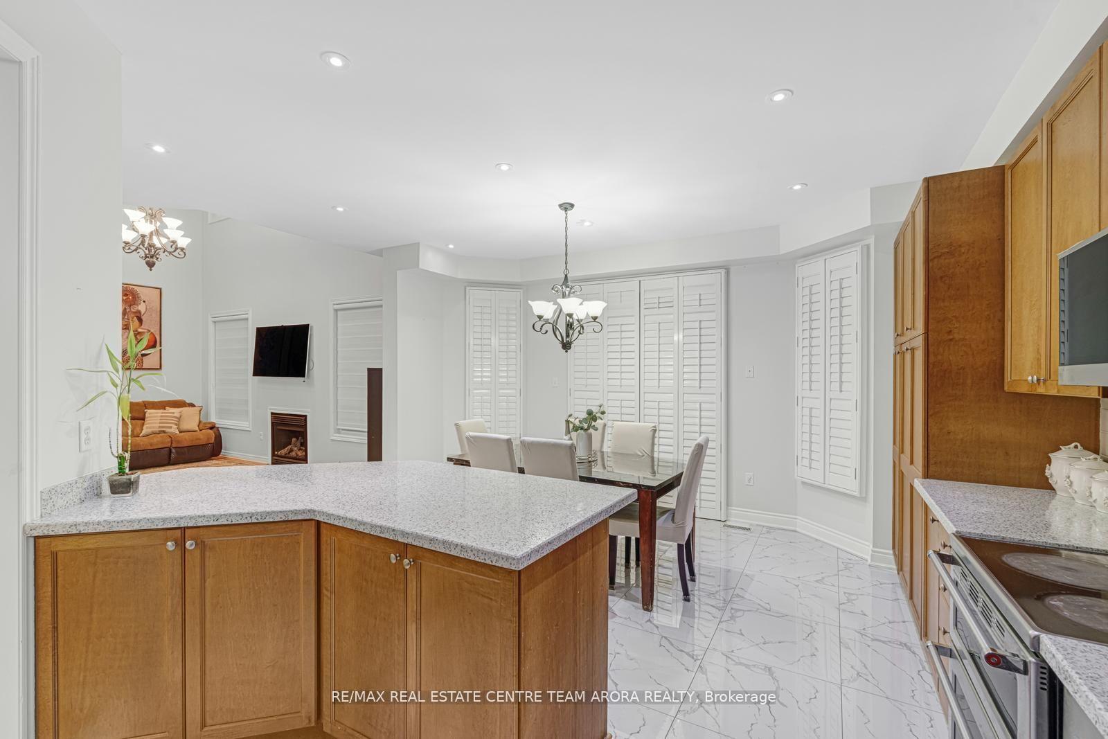 Photo 12 of 22 Outlook Avenue, Brampton, Bram West — HOMEH