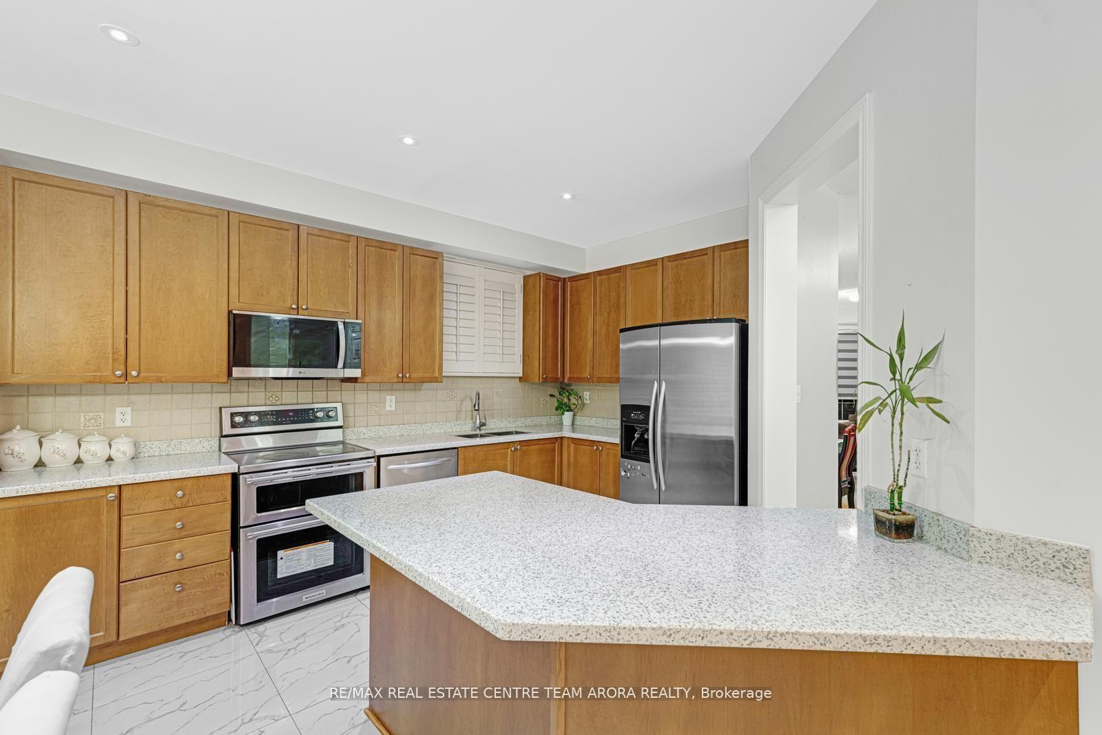 Photo 14 of 22 Outlook Avenue, Brampton, Bram West — HOMEH