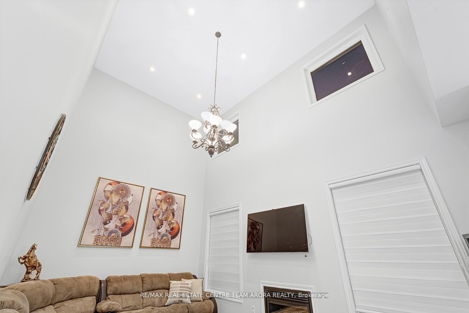 Photo 21 of 22 Outlook Avenue, Brampton, Bram West — HOMEH