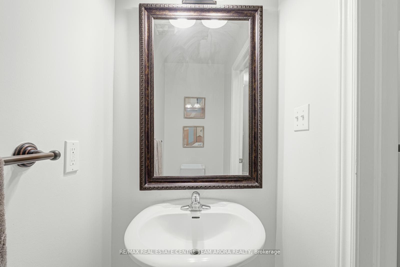 Photo 23 of 22 Outlook Avenue, Brampton, Bram West — HOMEH