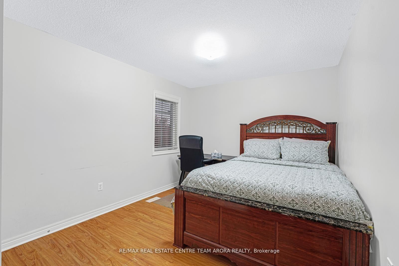 Photo 32 of 22 Outlook Avenue, Brampton, Bram West — HOMEH