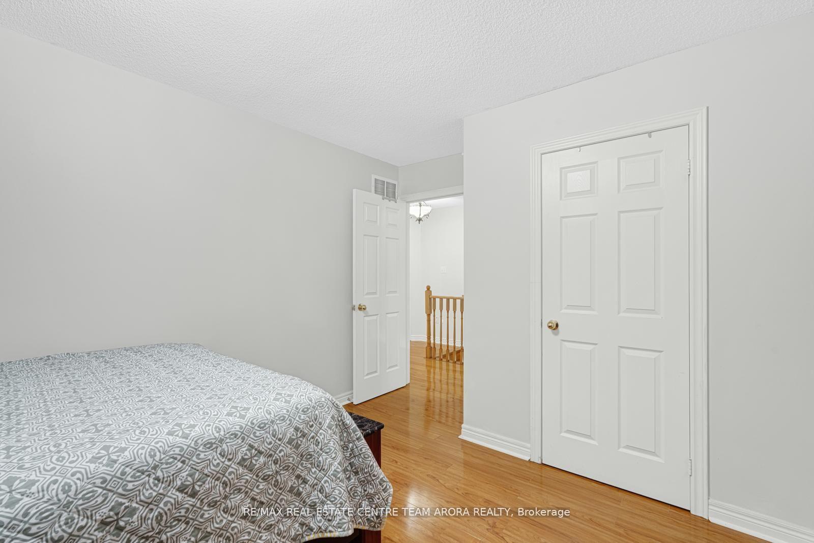 Photo 33 of 22 Outlook Avenue, Brampton, Bram West — HOMEH