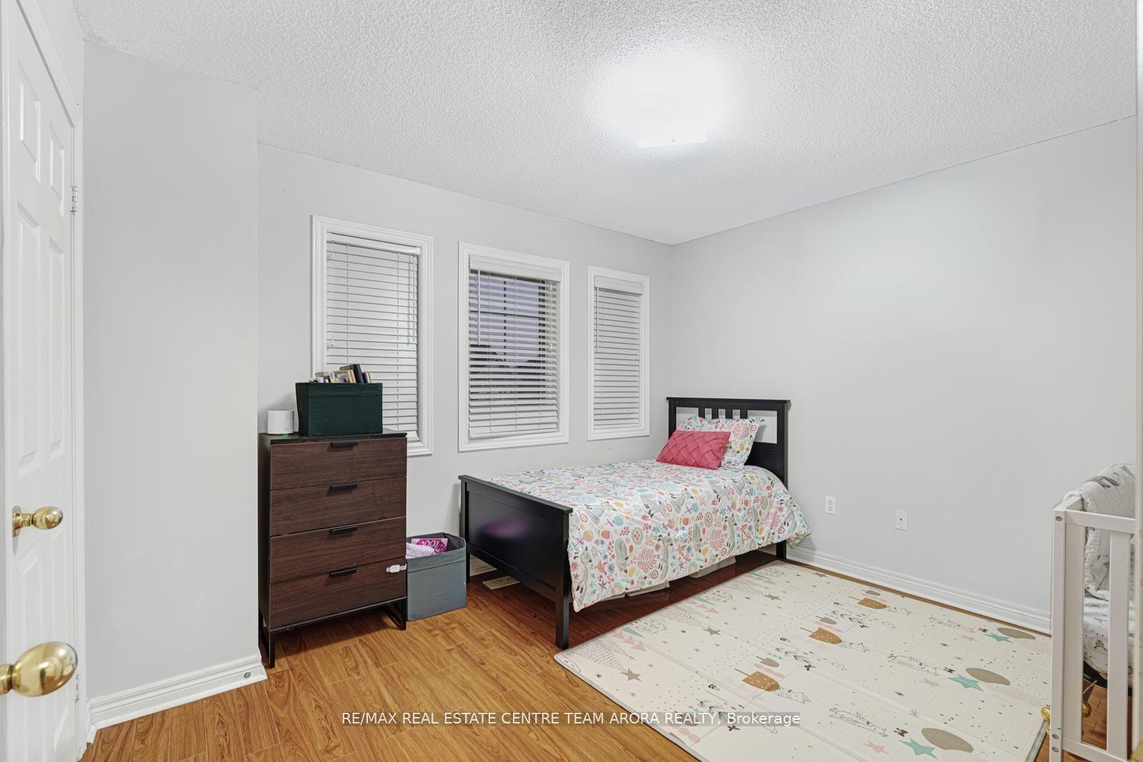 Photo 34 of 22 Outlook Avenue, Brampton, Bram West — HOMEH