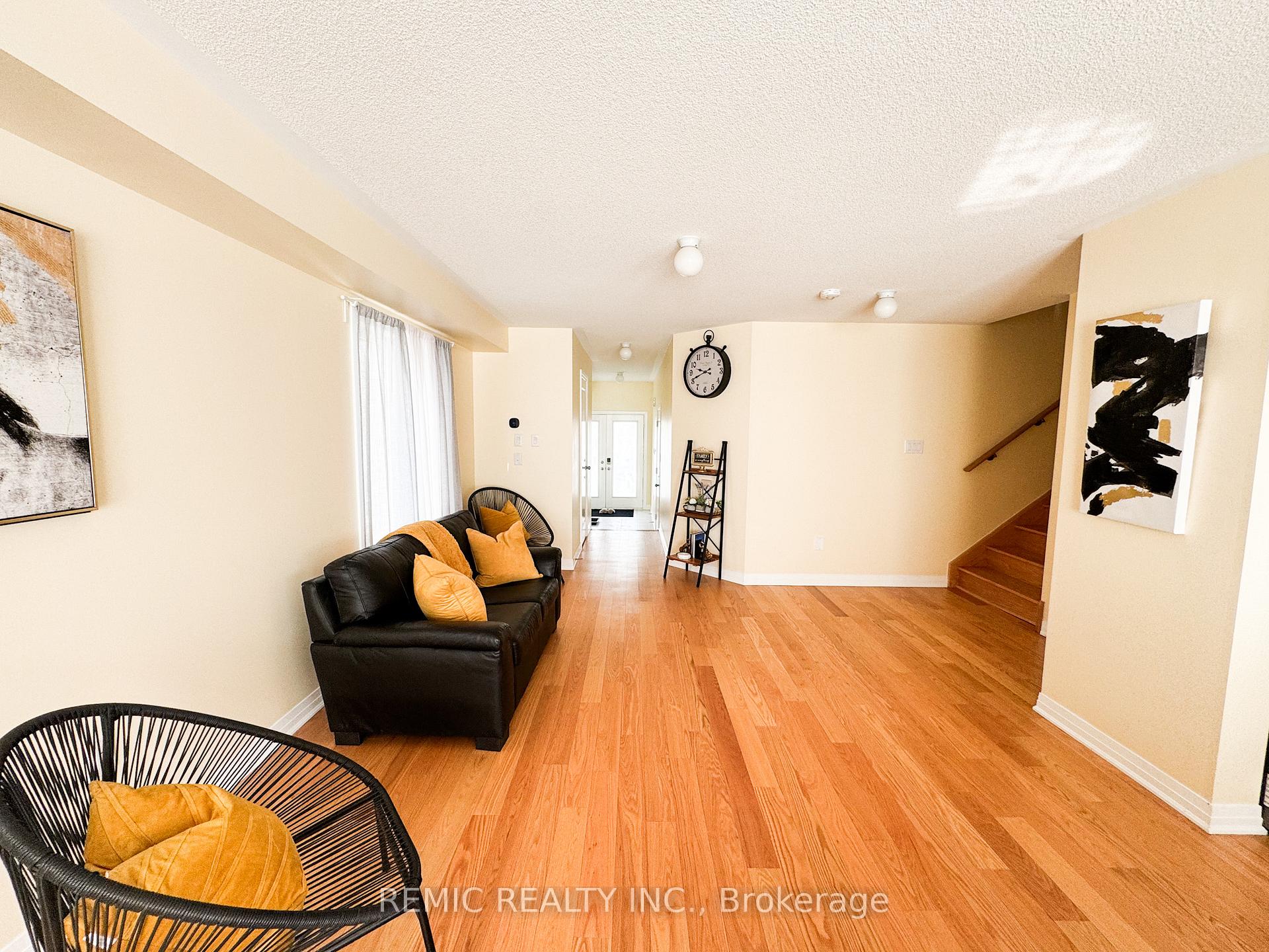 Photo 4 of 36 Sailors Landing, Clarington, Bowmanville — HOMEH