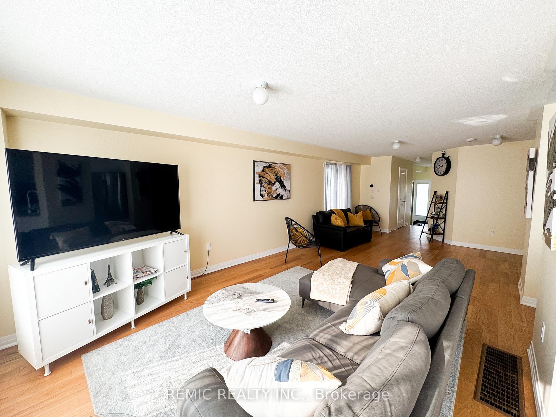 Photo 6 of 36 Sailors Landing, Clarington, Bowmanville — HOMEH