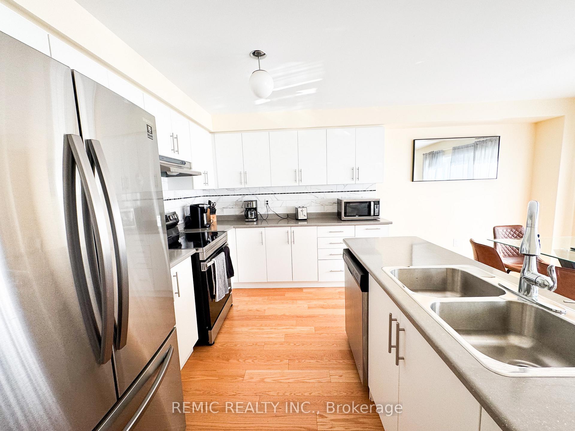 Photo 9 of 36 Sailors Landing, Clarington, Bowmanville — HOMEH