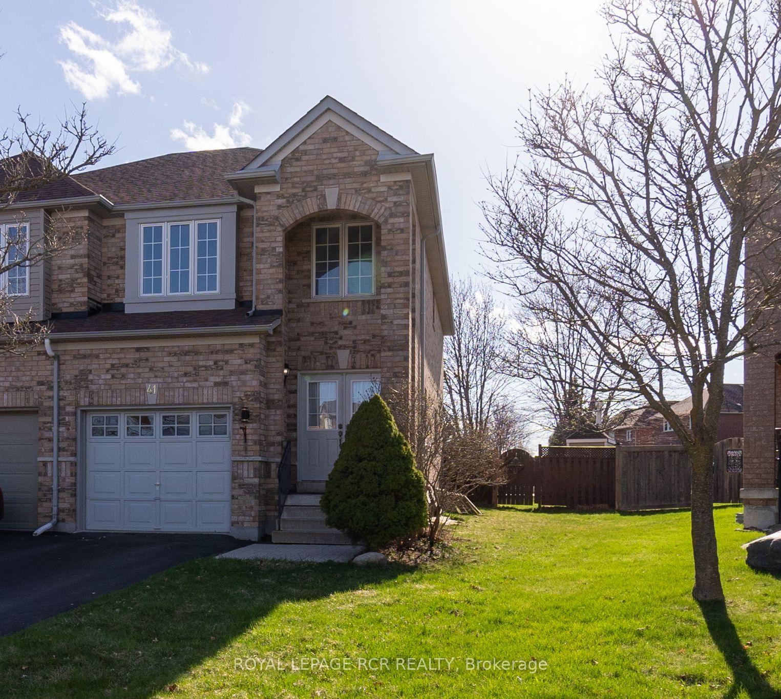Front of 41 Ironhorse Crescent