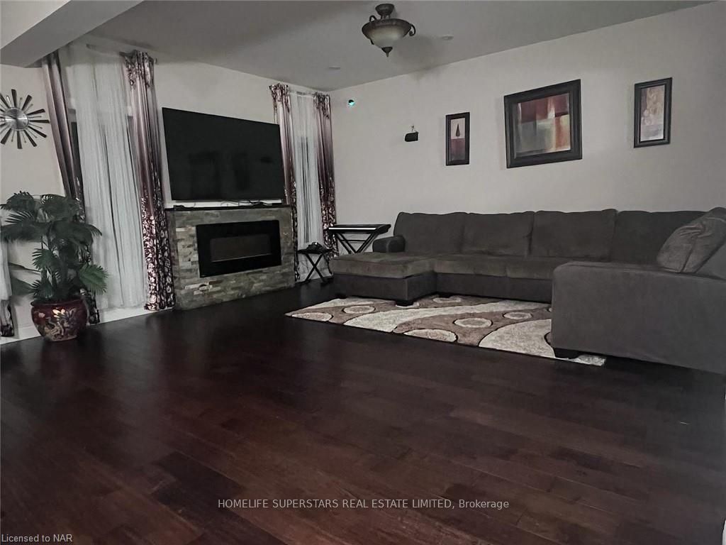 Photo 7 of 147 Maple Bush Drive, Cambridge — HOMEH