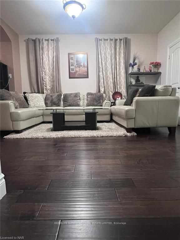 Photo 10 of 147 Maple Bush Drive, Cambridge — HOMEH