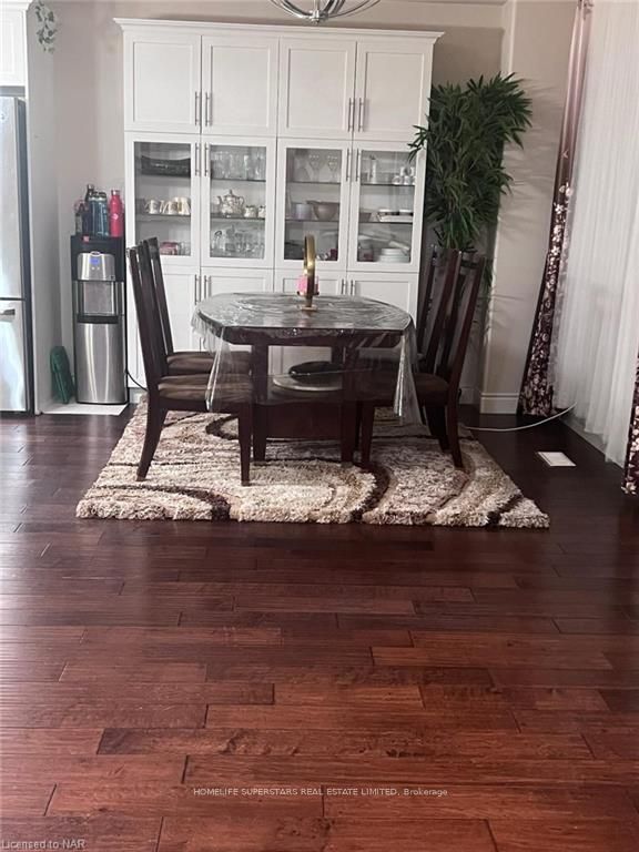 Photo 11 of 147 Maple Bush Drive, Cambridge — HOMEH