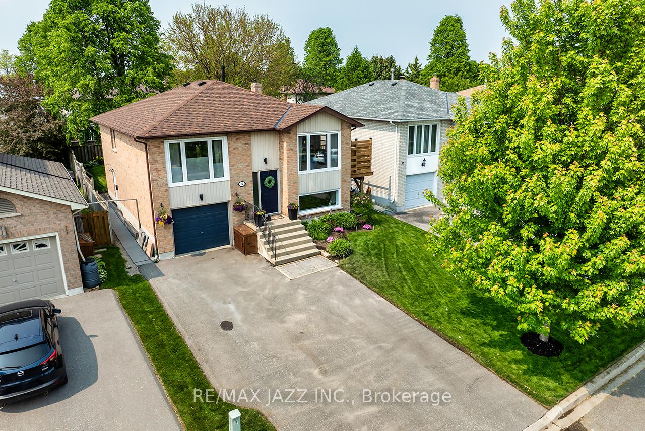 Photo 1 of 22 Dunkin Avenue, Clarington, Courtice — HOMEH