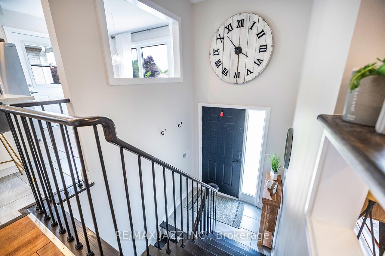Photo 2 of 22 Dunkin Avenue, Clarington, Courtice — HOMEH