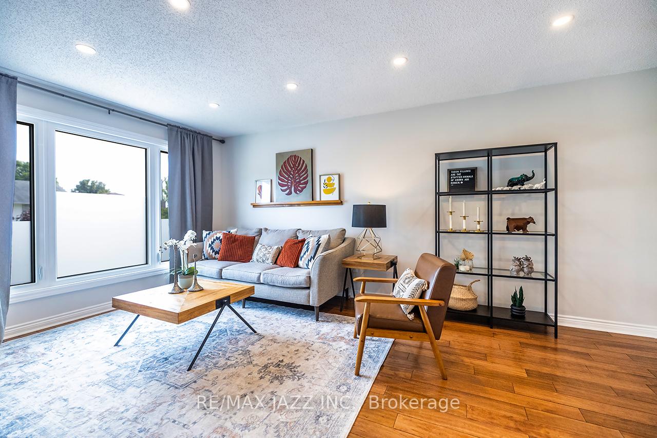 Photo 3 of 22 Dunkin Avenue, Clarington, Courtice — HOMEH