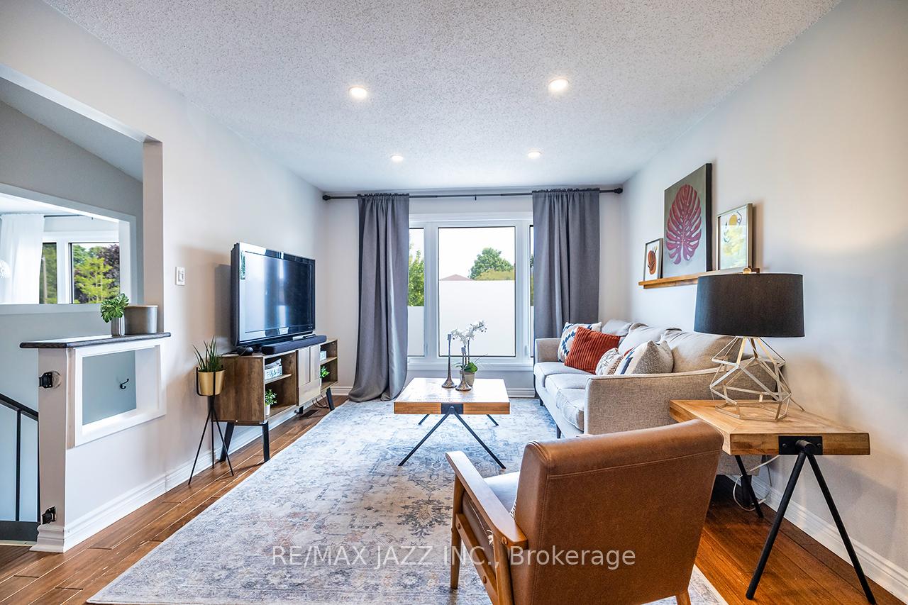 Photo 4 of 22 Dunkin Avenue, Clarington, Courtice — HOMEH