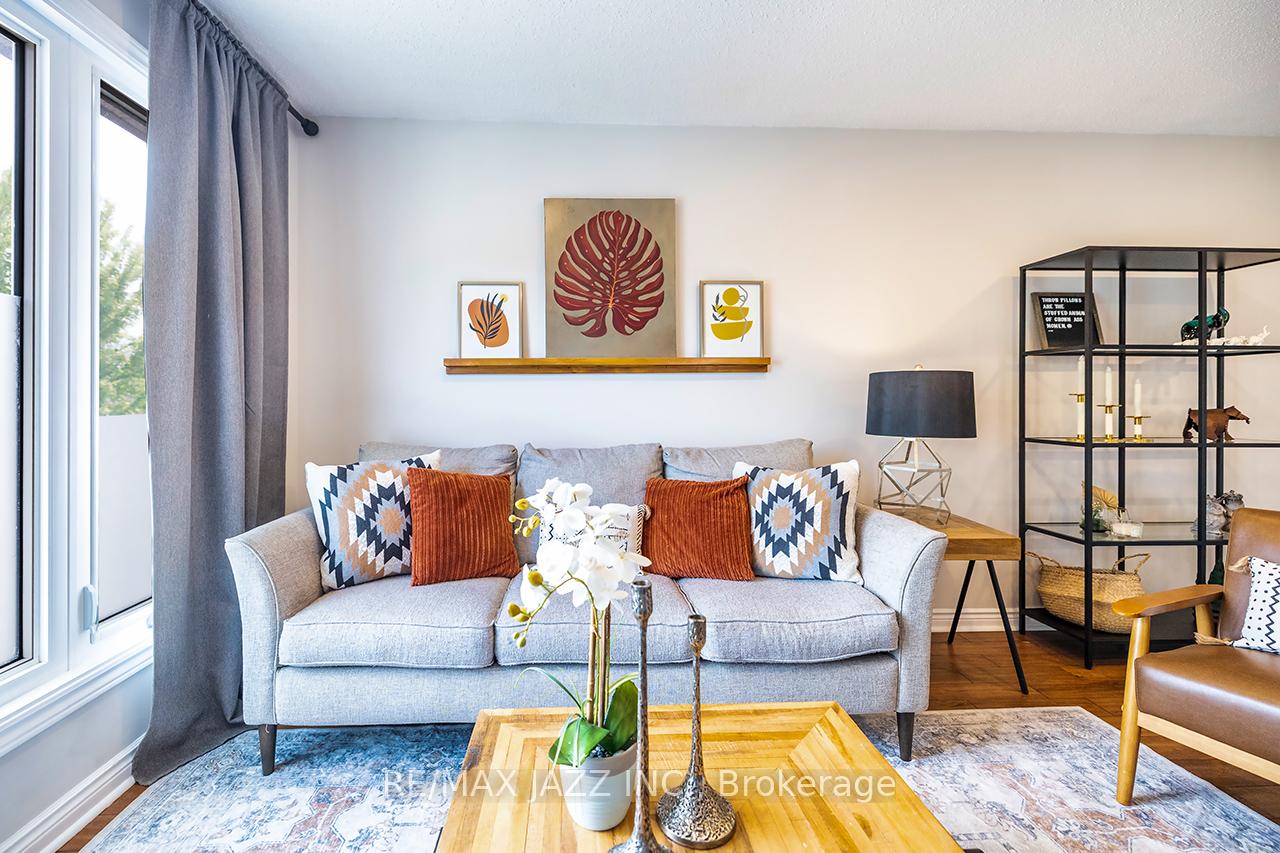 Photo 5 of 22 Dunkin Avenue, Clarington, Courtice — HOMEH