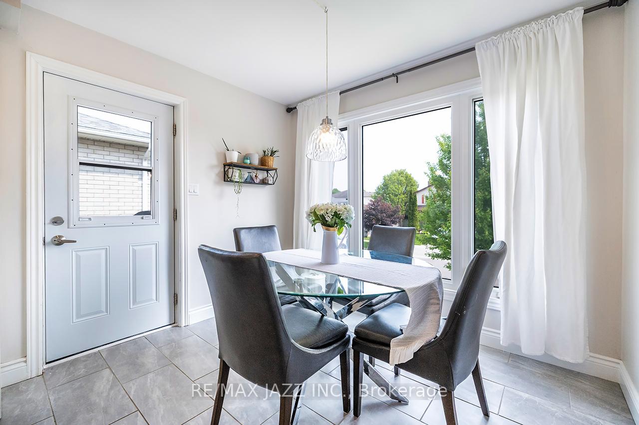 Photo 12 of 22 Dunkin Avenue, Clarington, Courtice — HOMEH
