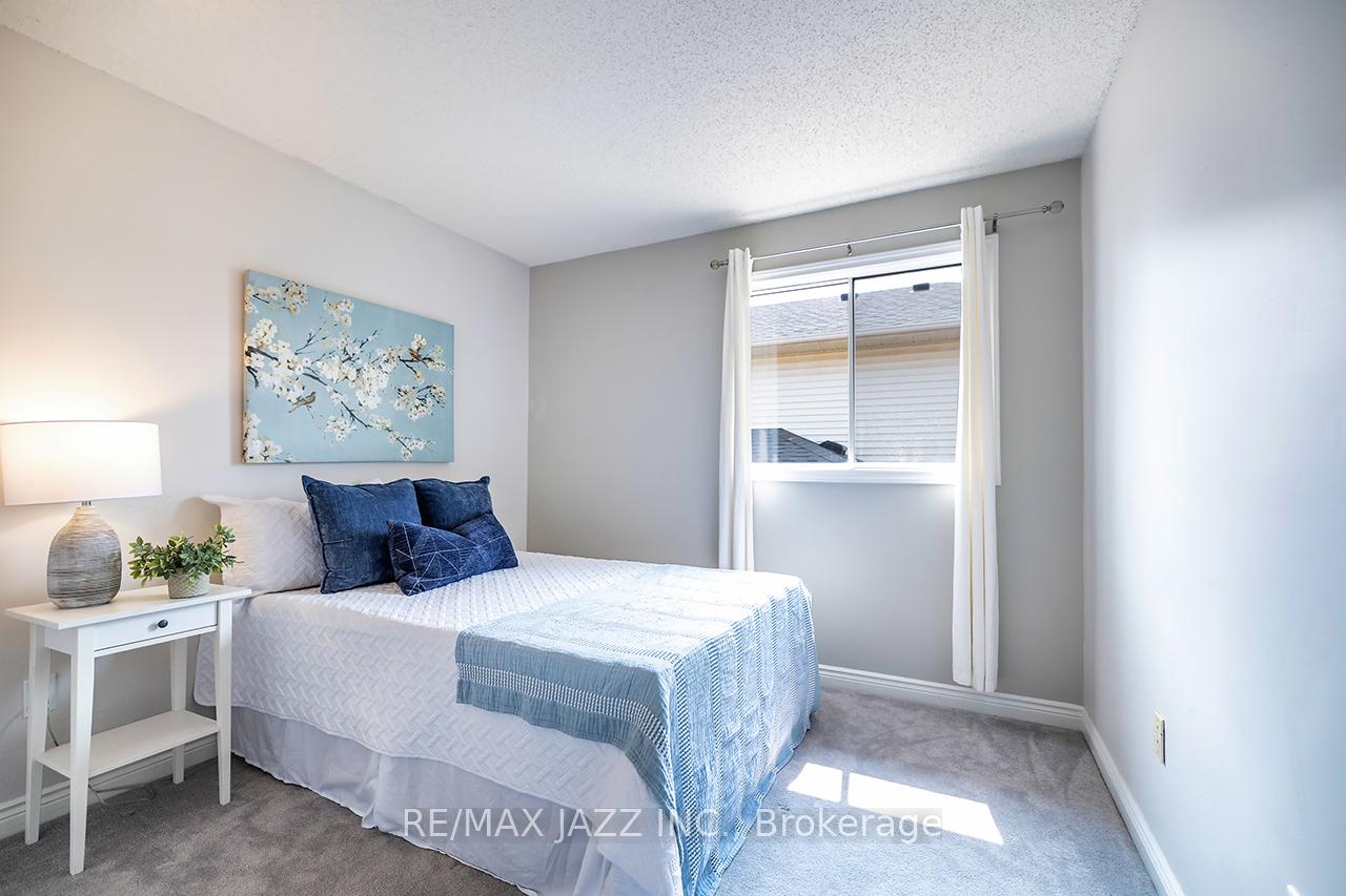 Photo 14 of 22 Dunkin Avenue, Clarington, Courtice — HOMEH