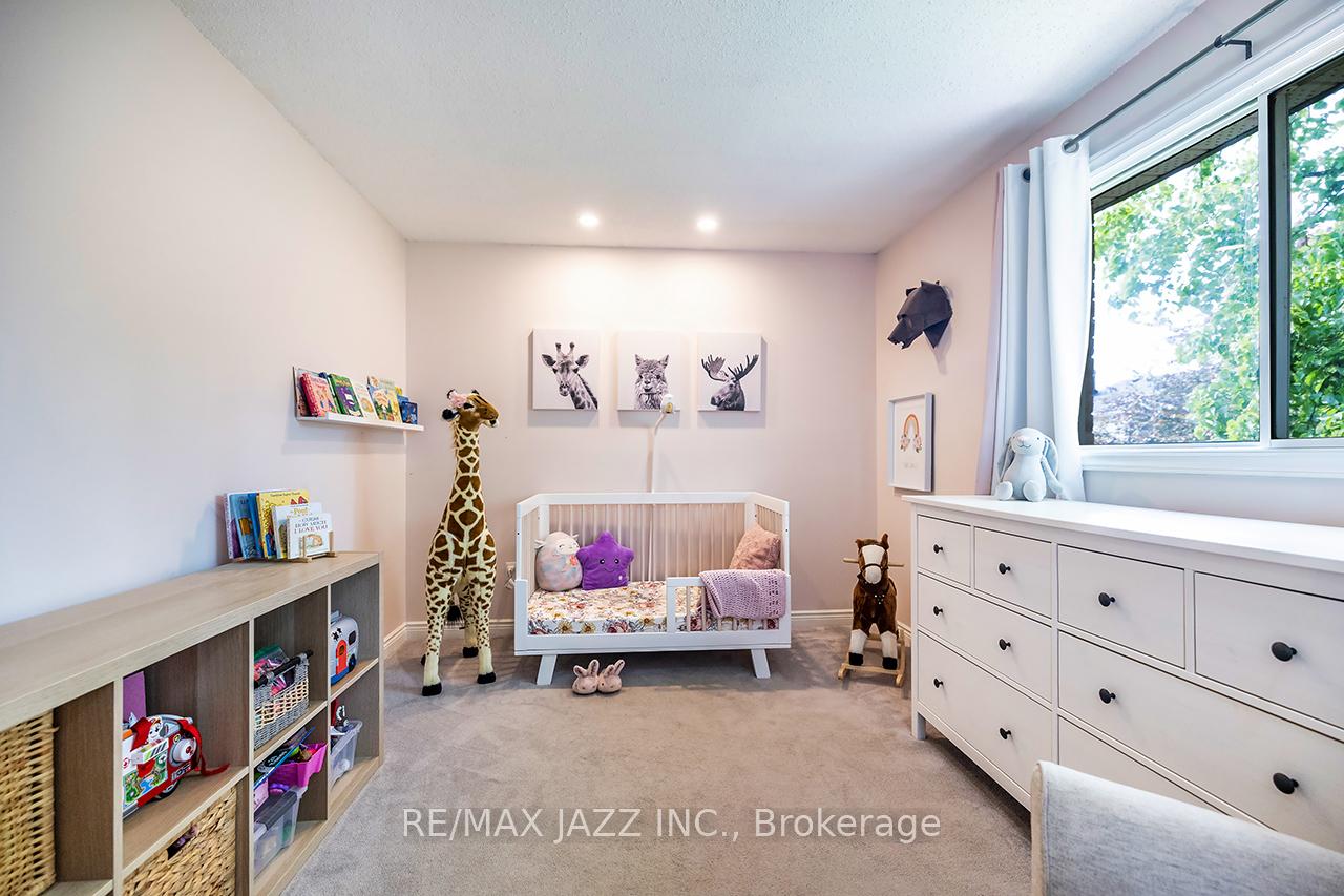 Photo 17 of 22 Dunkin Avenue, Clarington, Courtice — HOMEH