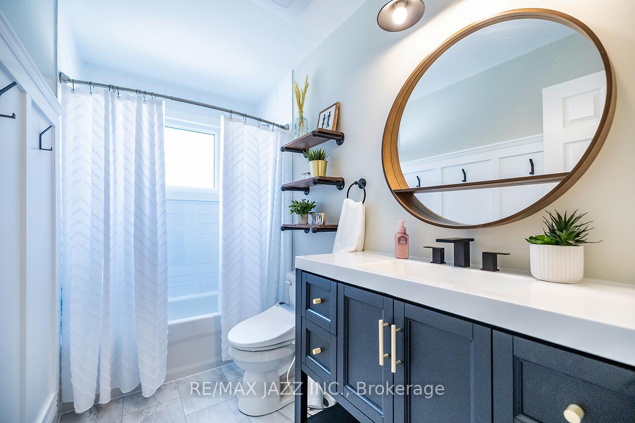 Photo 19 of 22 Dunkin Avenue, Clarington, Courtice — HOMEH