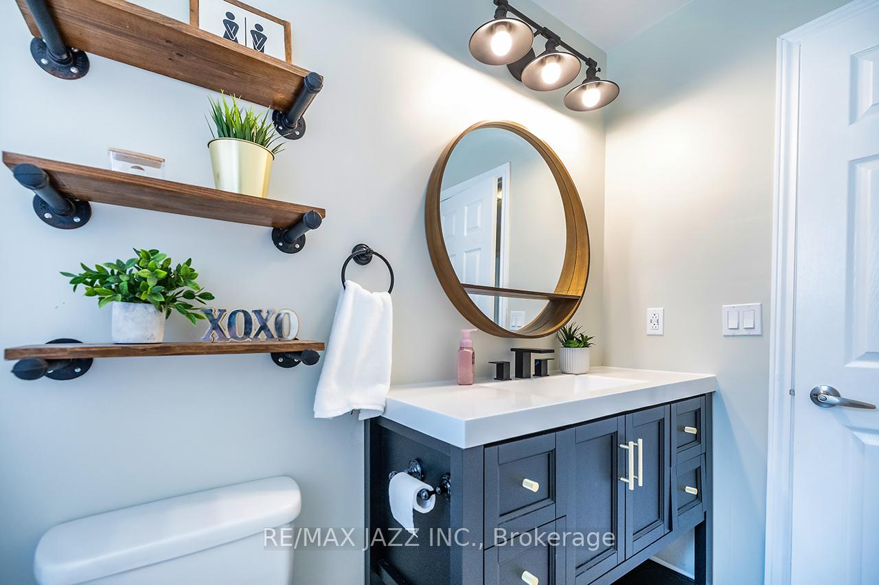 Photo 20 of 22 Dunkin Avenue, Clarington, Courtice — HOMEH