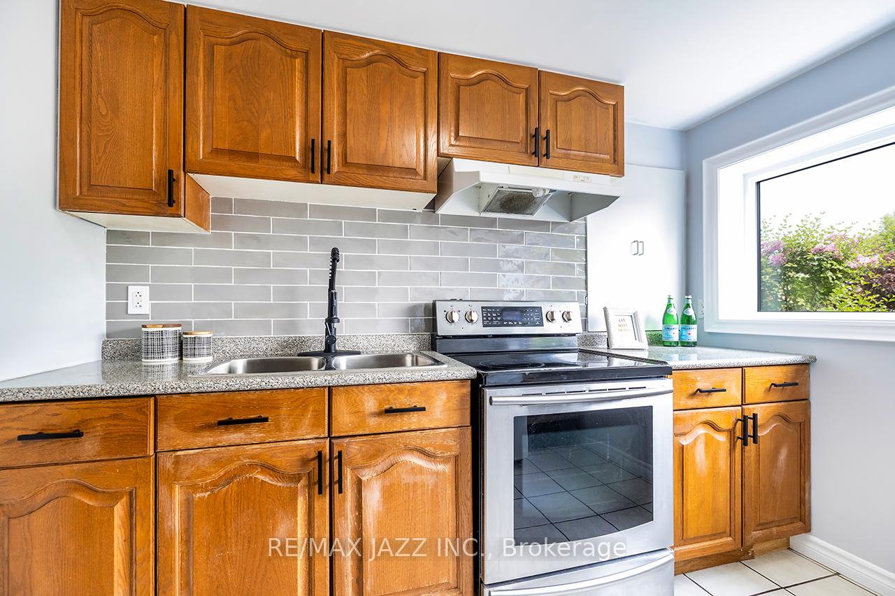 Photo 24 of 22 Dunkin Avenue, Clarington, Courtice — HOMEH