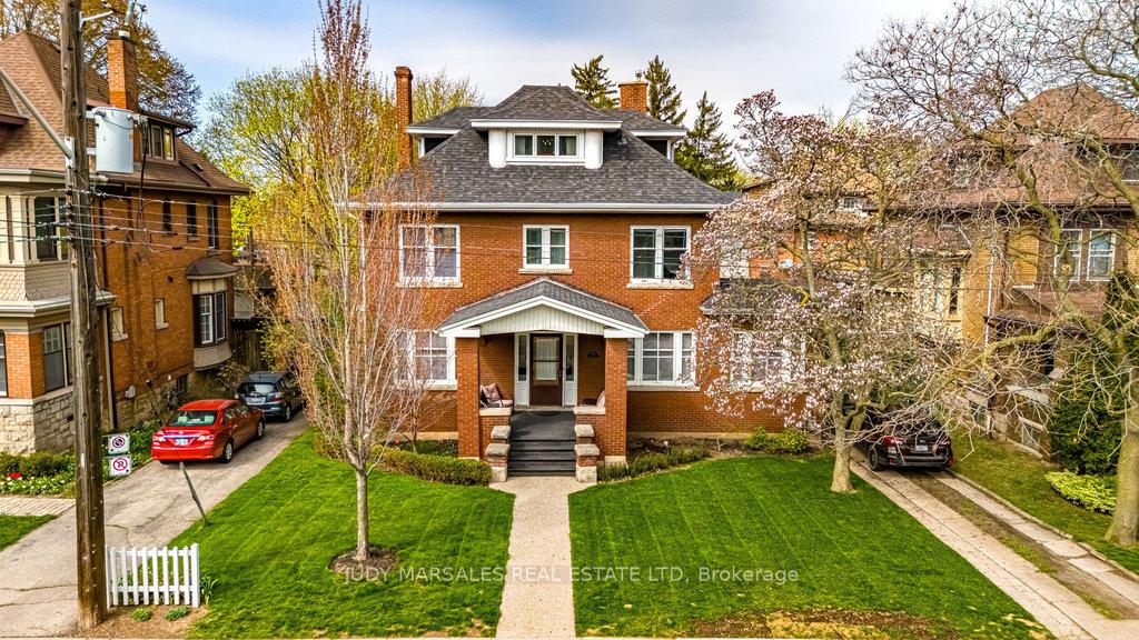 Front of 125 Delaware Avenue