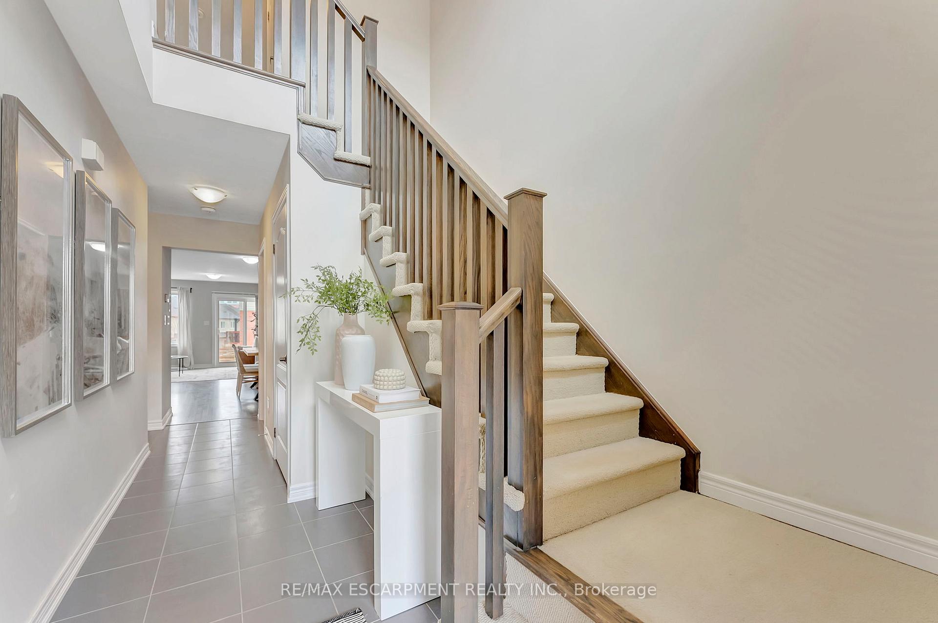 Photo 5 of 71 Pettitt Drive, Guelph, Grange Road — HOMEH
