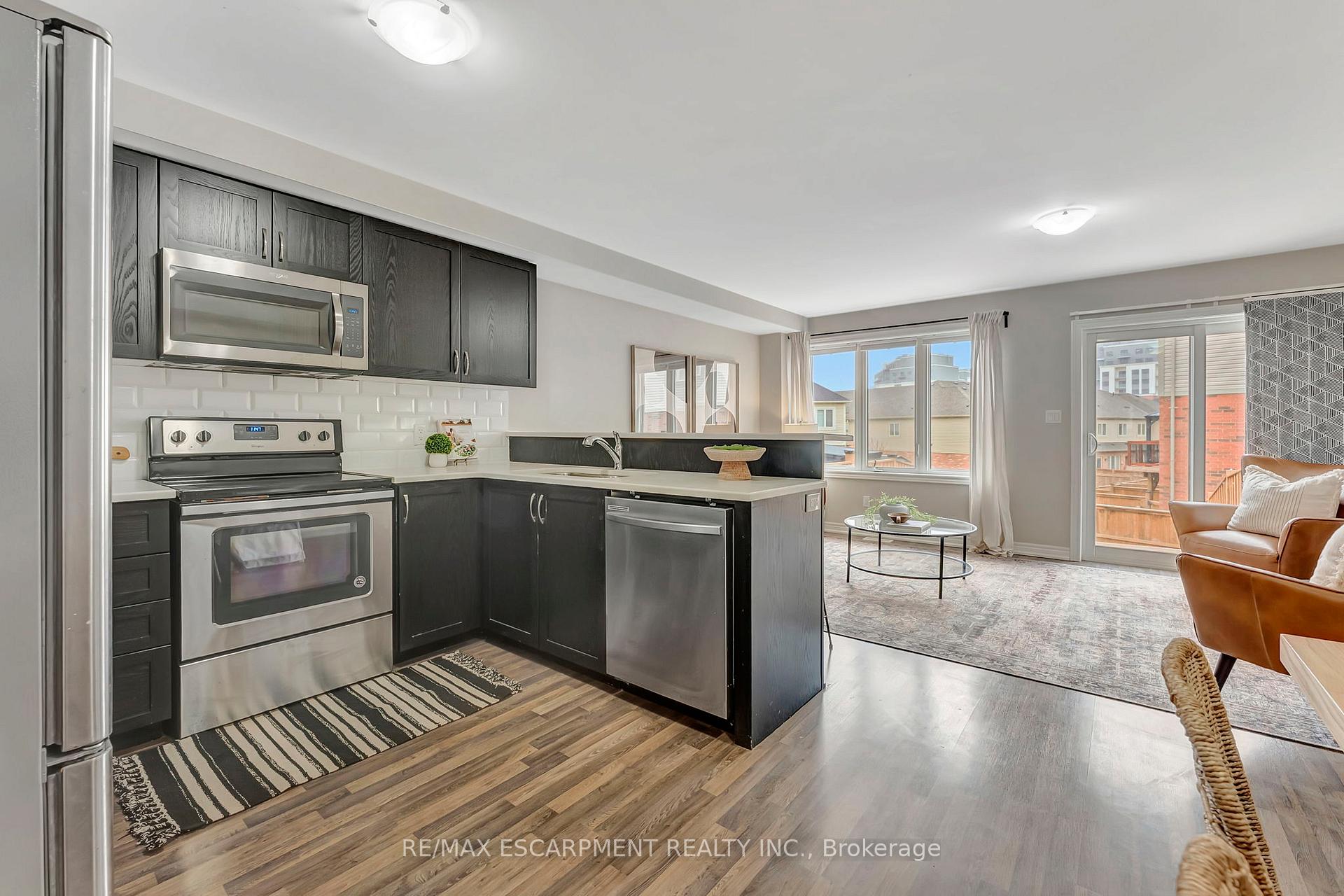 Photo 10 of 71 Pettitt Drive, Guelph, Grange Road — HOMEH