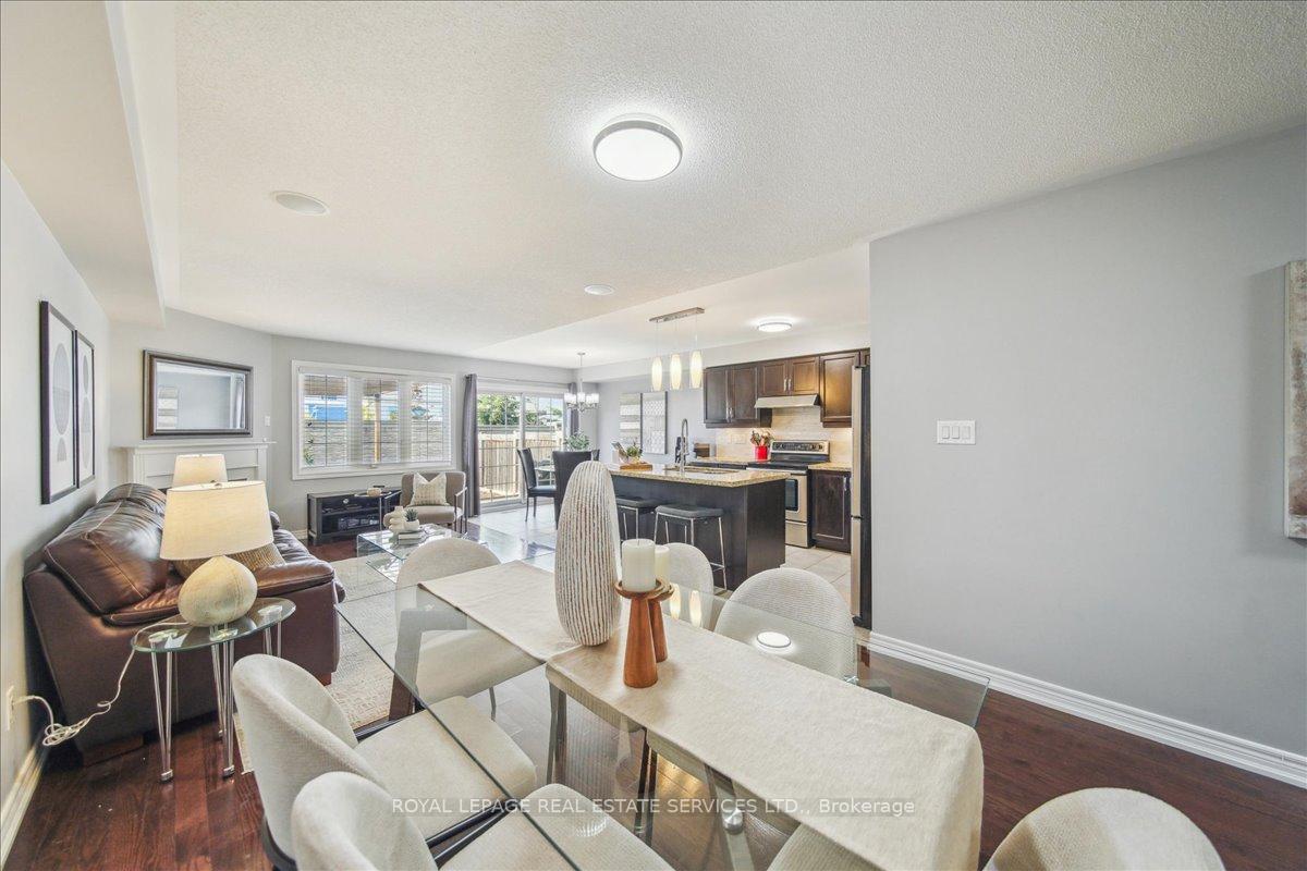 Photo 11 of 16 Beachville Circle, Brampton, Credit Valley — HOMEH
