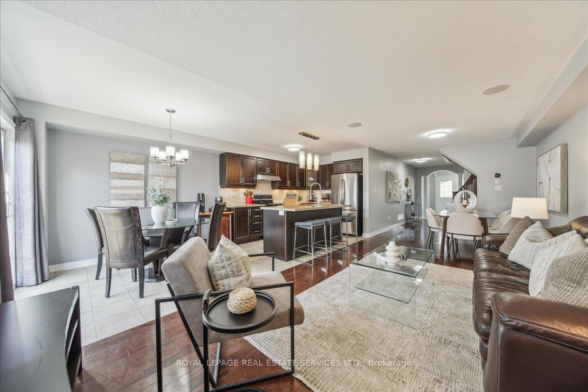 Photo 14 of 16 Beachville Circle, Brampton, Credit Valley — HOMEH
