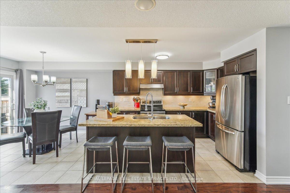 Photo 17 of 16 Beachville Circle, Brampton, Credit Valley — HOMEH