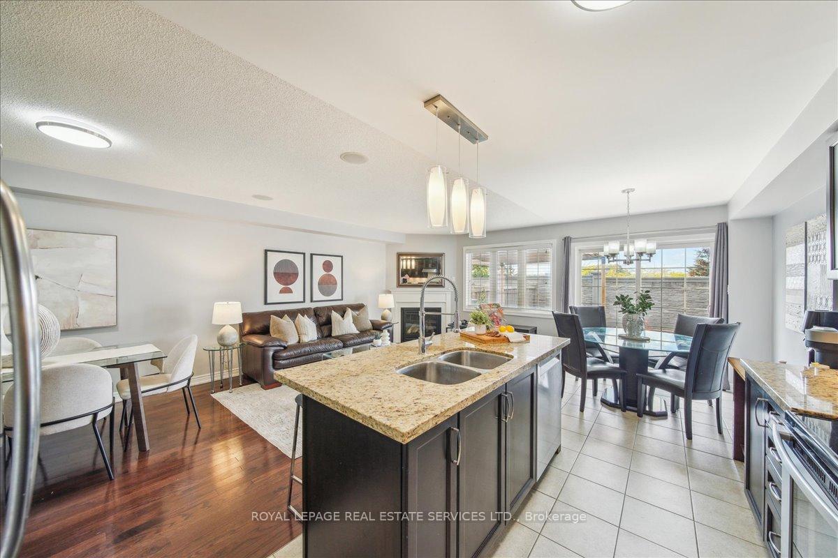Photo 19 of 16 Beachville Circle, Brampton, Credit Valley — HOMEH
