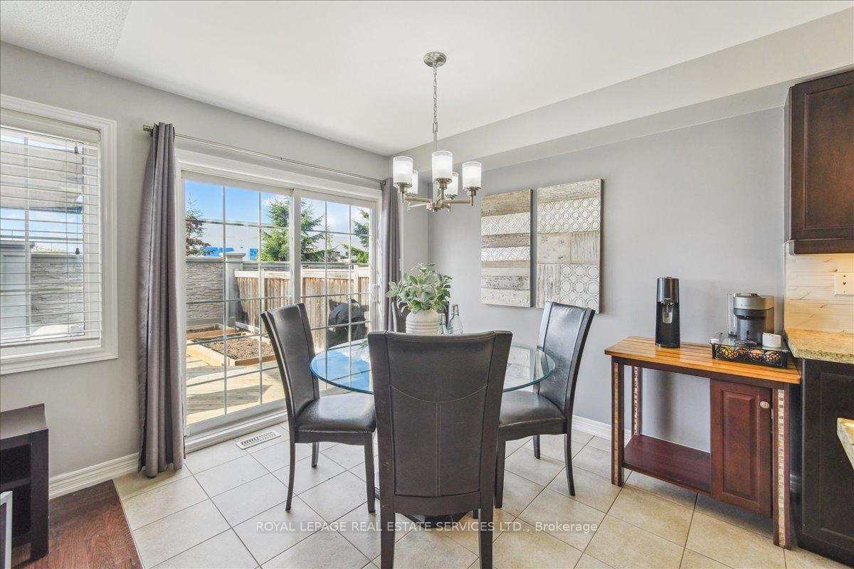 Photo 20 of 16 Beachville Circle, Brampton, Credit Valley — HOMEH