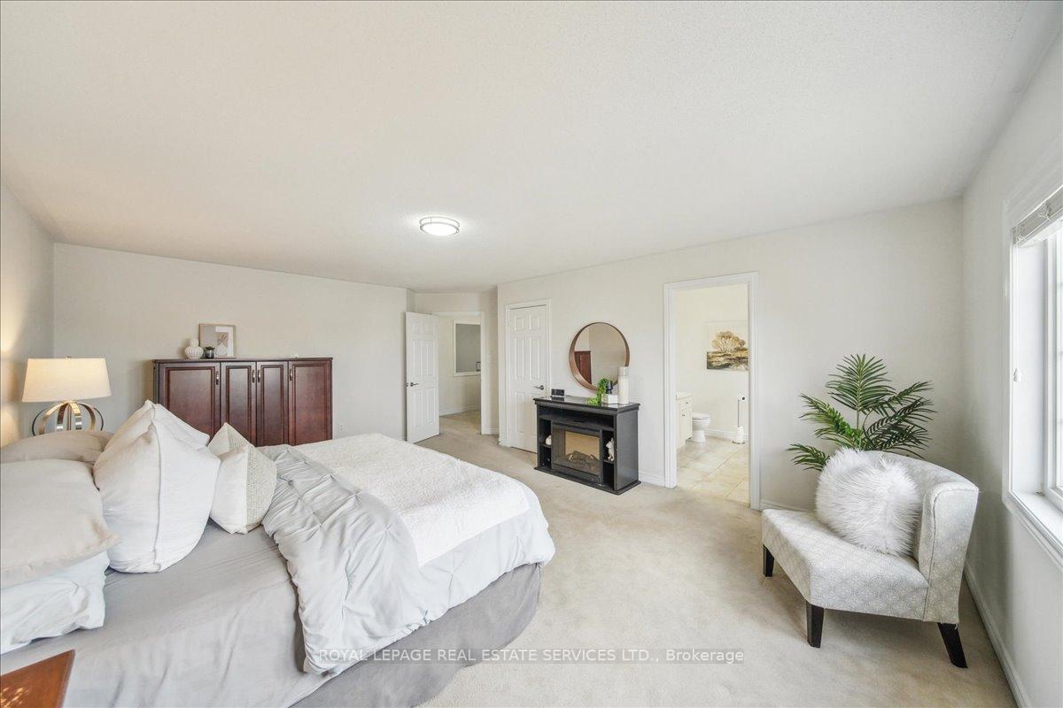 Photo 25 of 16 Beachville Circle, Brampton, Credit Valley — HOMEH