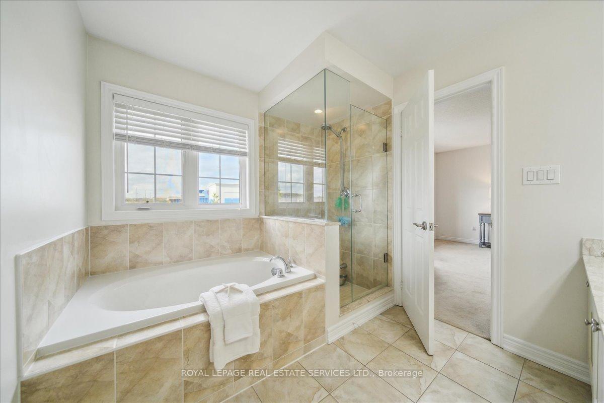 Photo 27 of 16 Beachville Circle, Brampton, Credit Valley — HOMEH