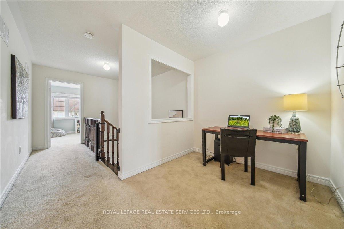 Photo 30 of 16 Beachville Circle, Brampton, Credit Valley — HOMEH
