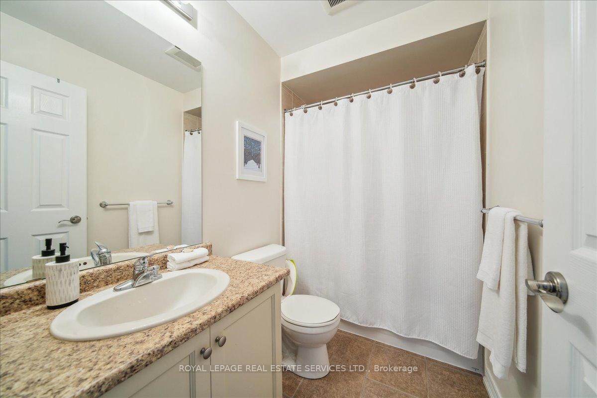 Photo 31 of 16 Beachville Circle, Brampton, Credit Valley — HOMEH