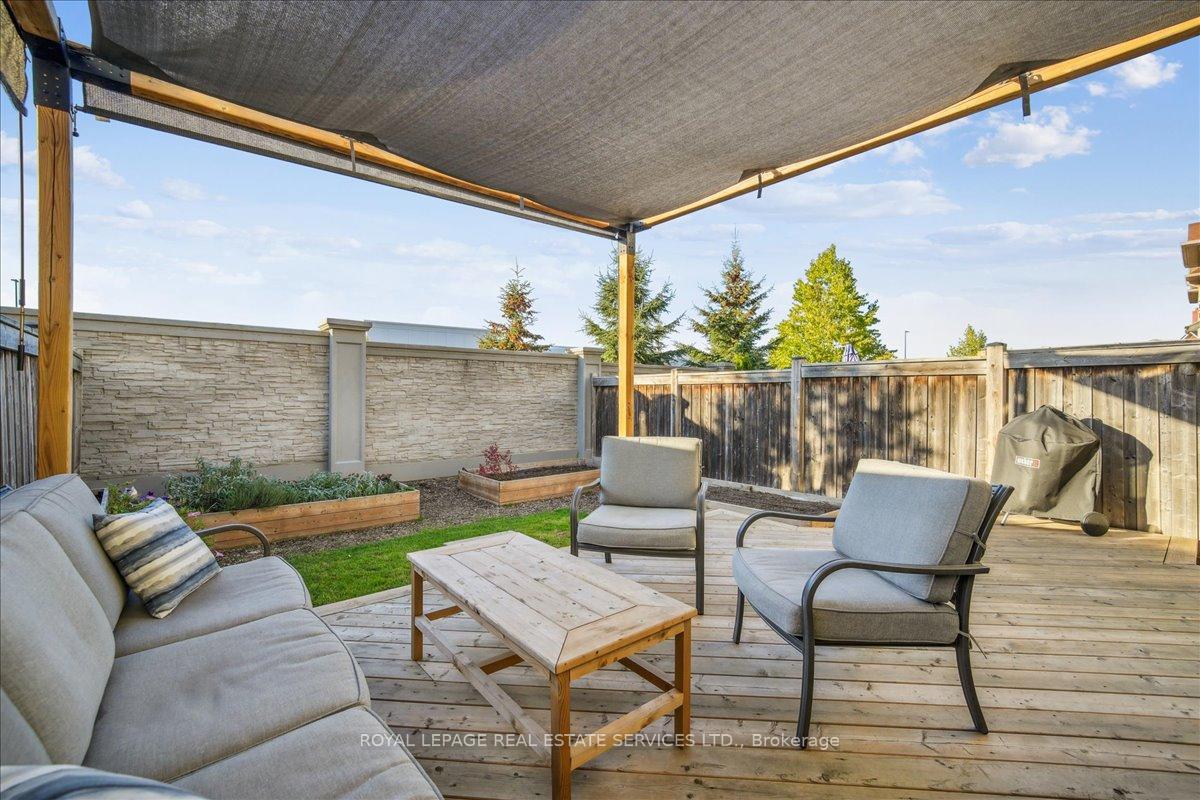 Photo 38 of 16 Beachville Circle, Brampton, Credit Valley — HOMEH