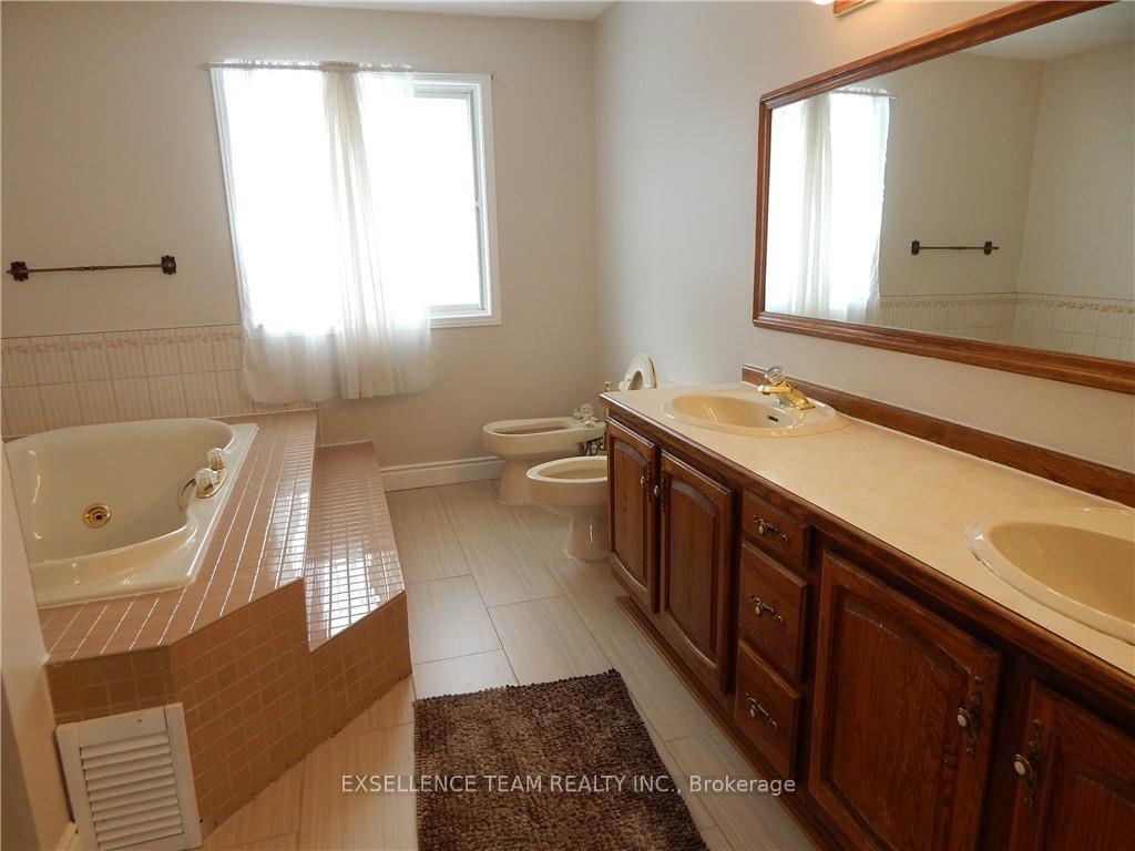 Photo 19 of 1701 Blakely Drive, Cornwall — HOMEH